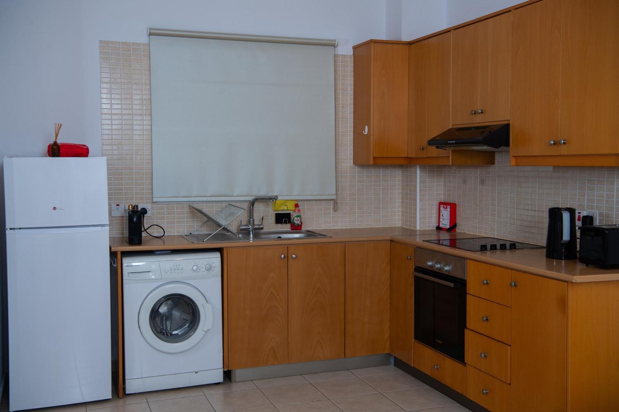 Path Latchi Beachfront Apartments 외부 사진