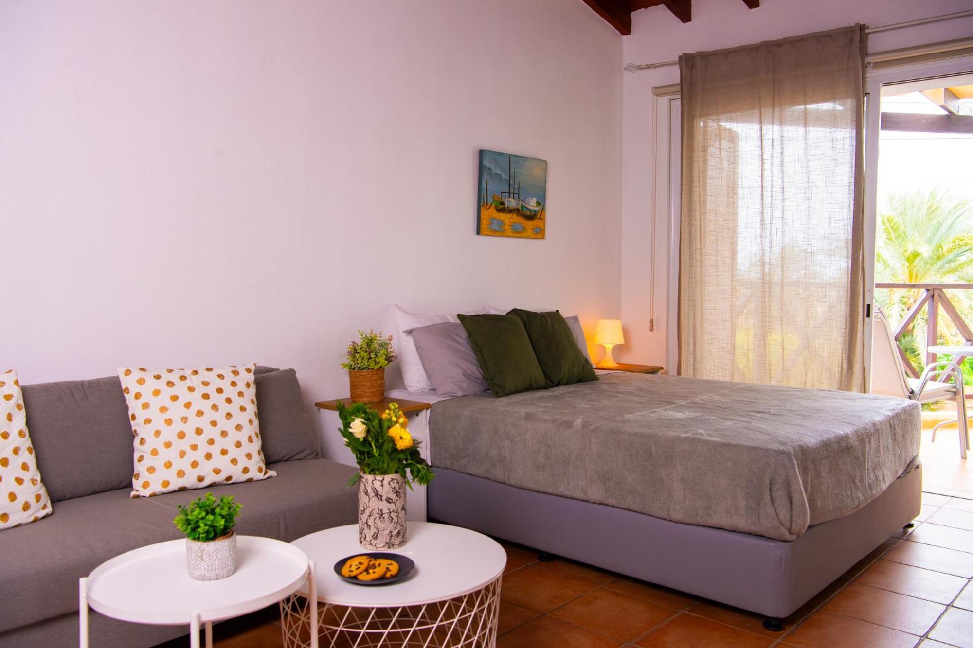Path Latchi Beachfront Apartments 외부 사진