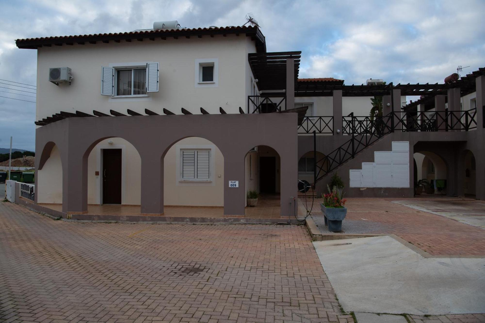 Path Latchi Beachfront Apartments 외부 사진