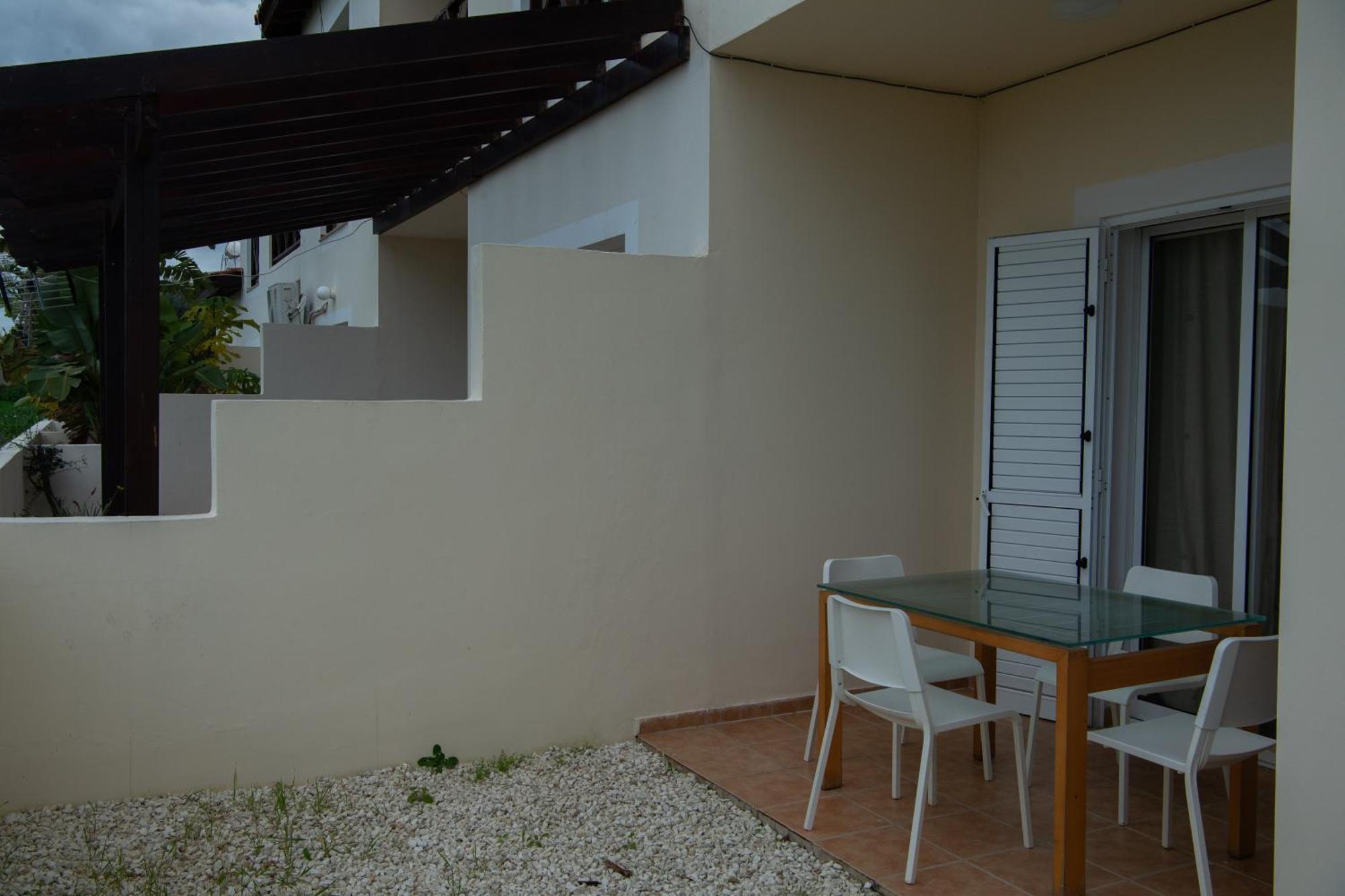 Path Latchi Beachfront Apartments 외부 사진