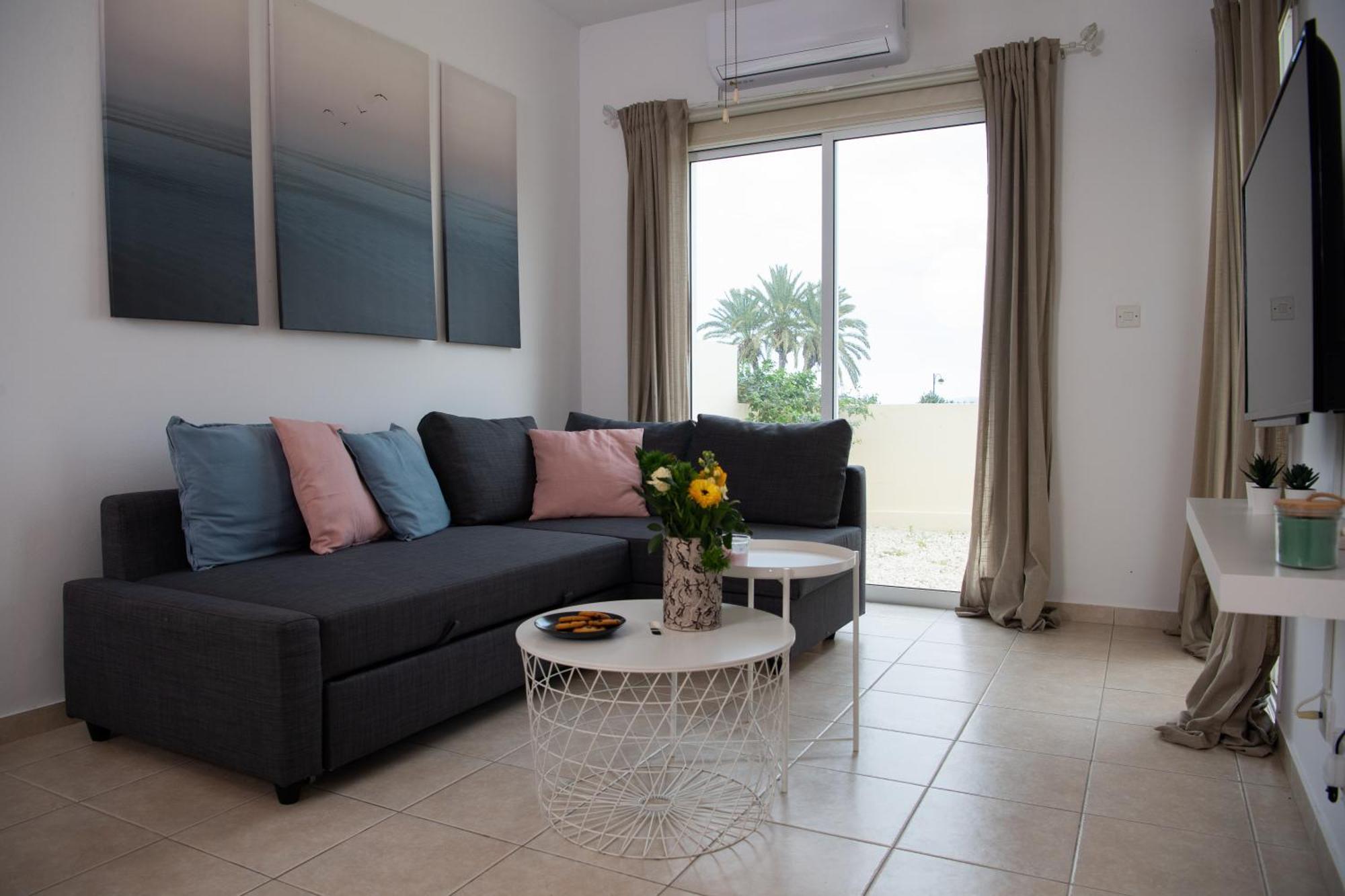 Path Latchi Beachfront Apartments 외부 사진