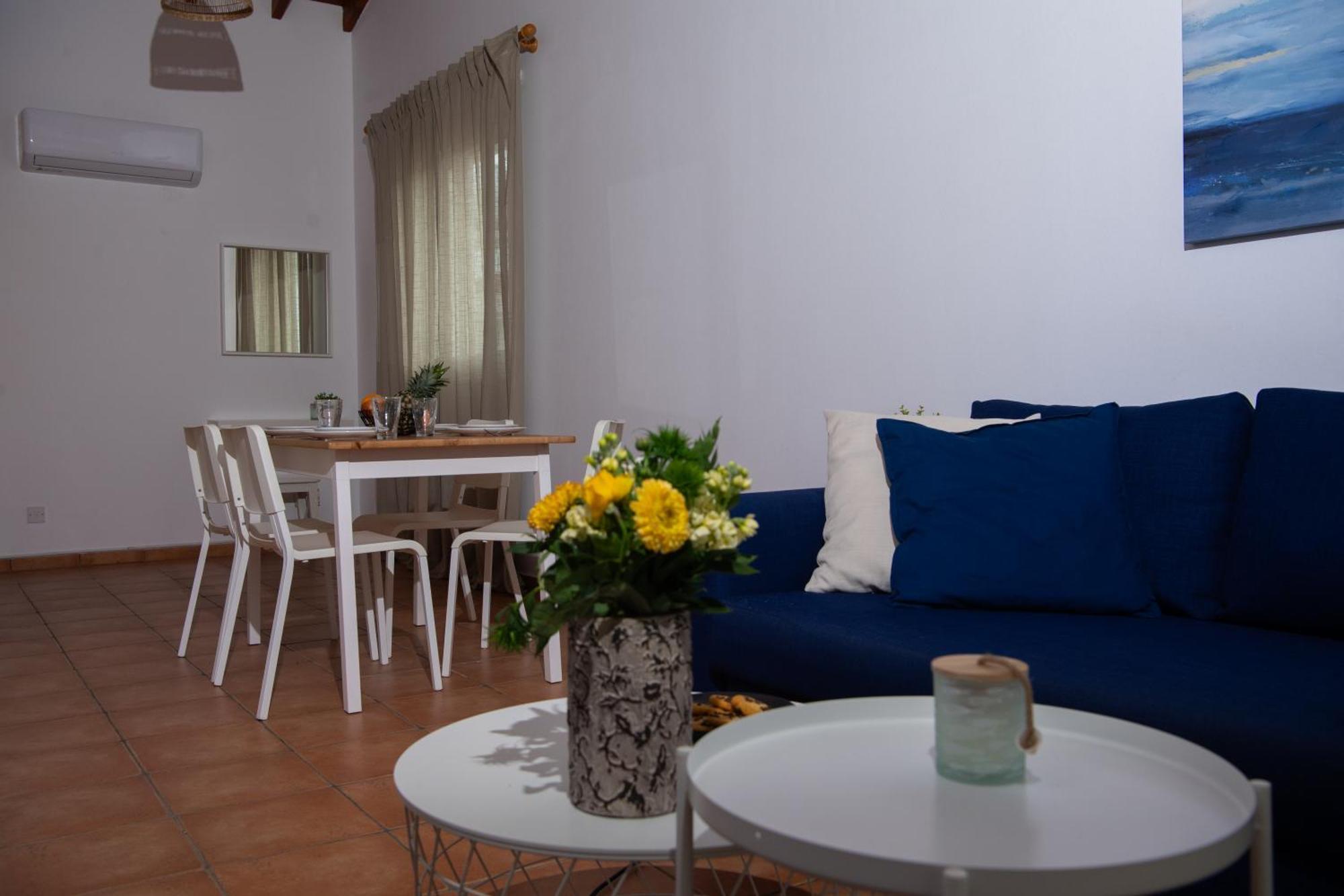 Path Latchi Beachfront Apartments 외부 사진