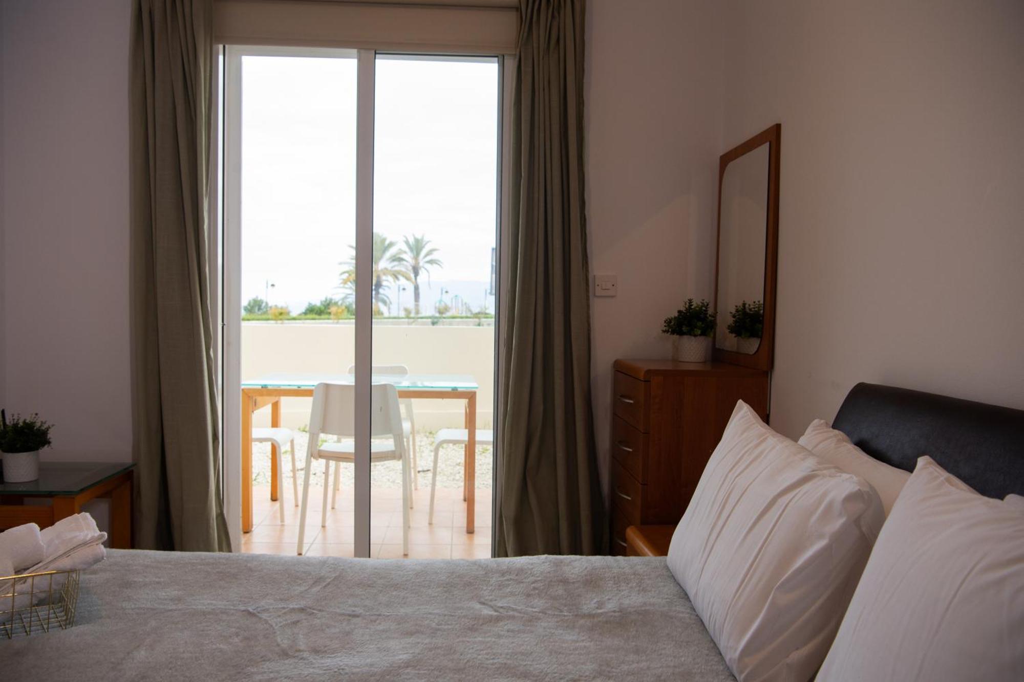 Path Latchi Beachfront Apartments 외부 사진
