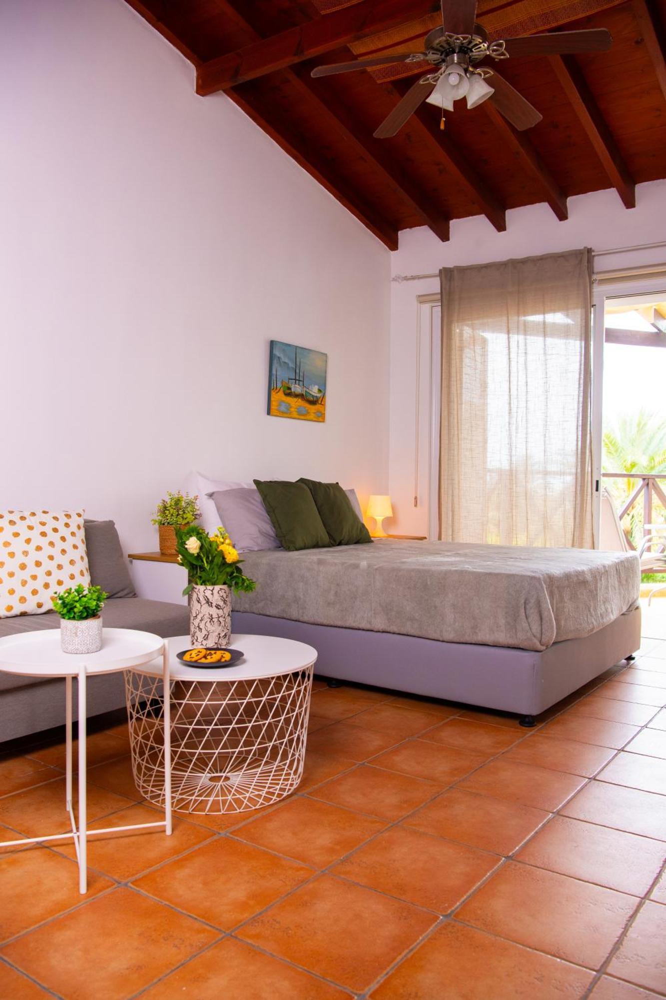 Path Latchi Beachfront Apartments 외부 사진