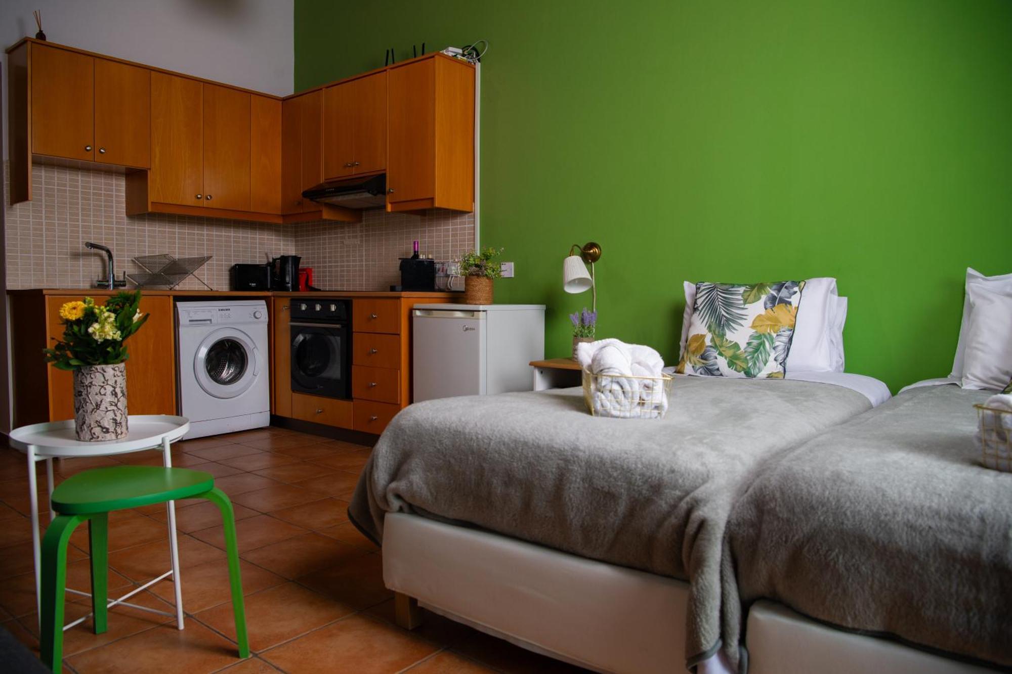 Path Latchi Beachfront Apartments 외부 사진