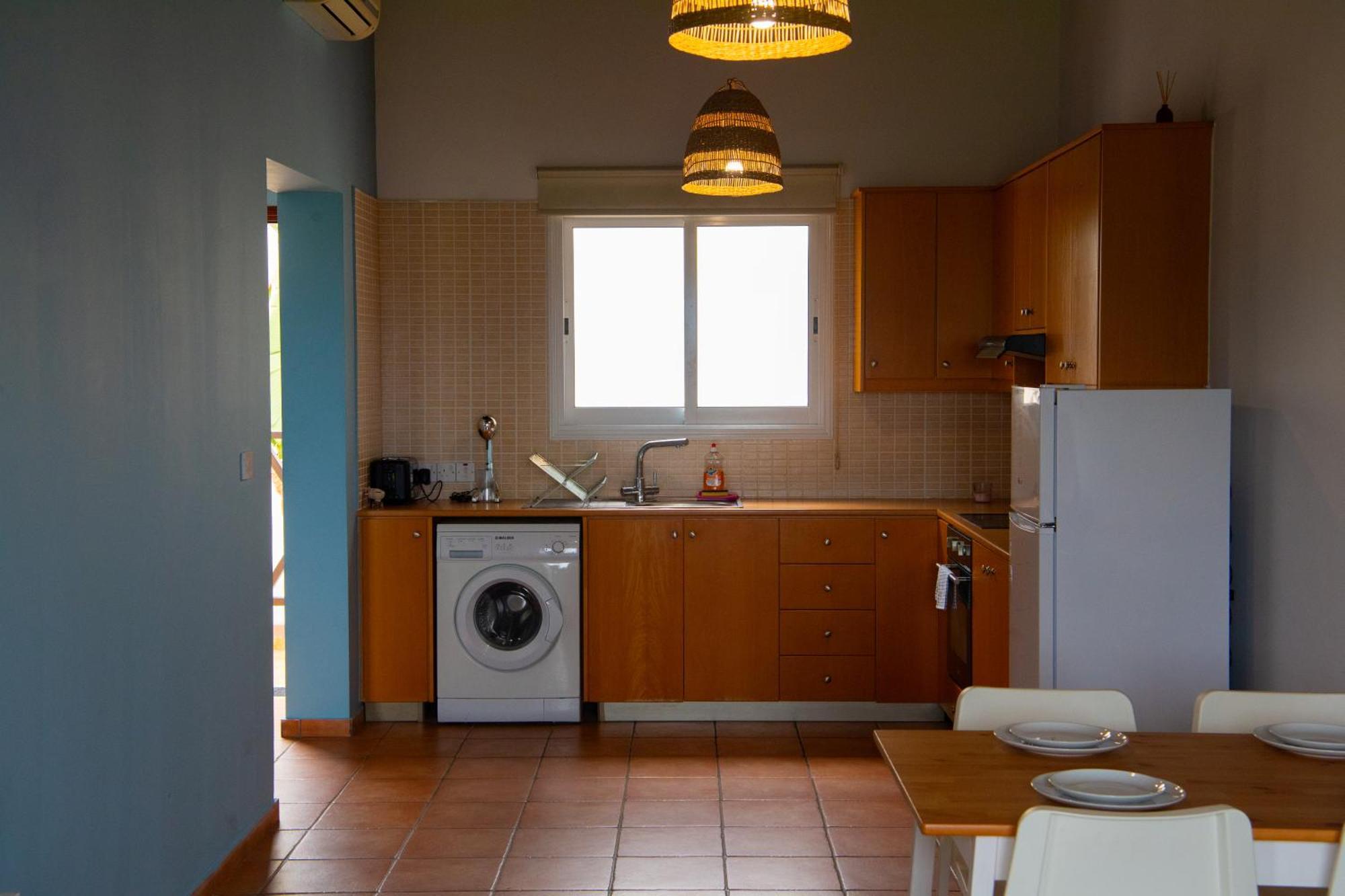 Path Latchi Beachfront Apartments 외부 사진