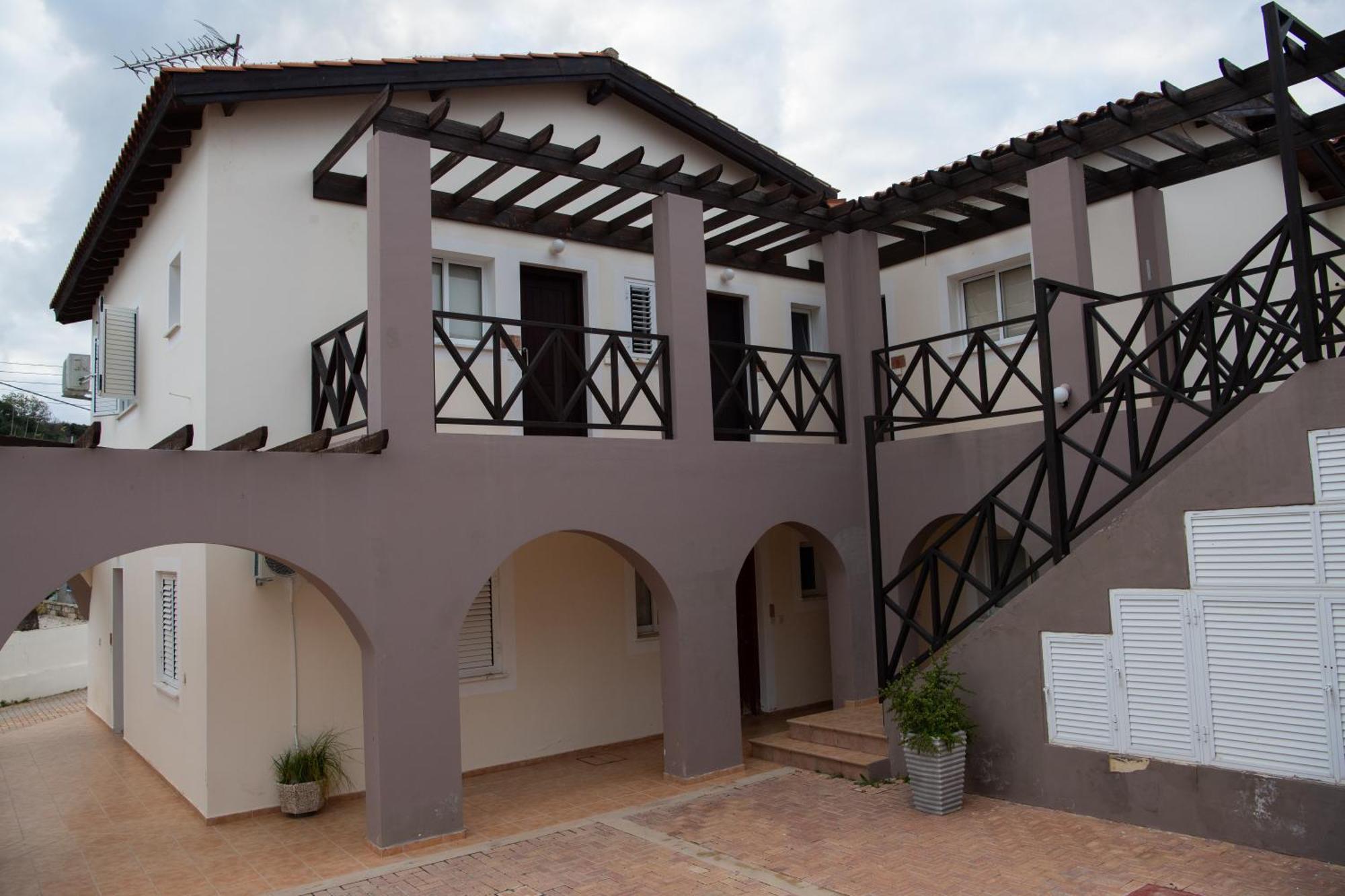 Path Latchi Beachfront Apartments 외부 사진