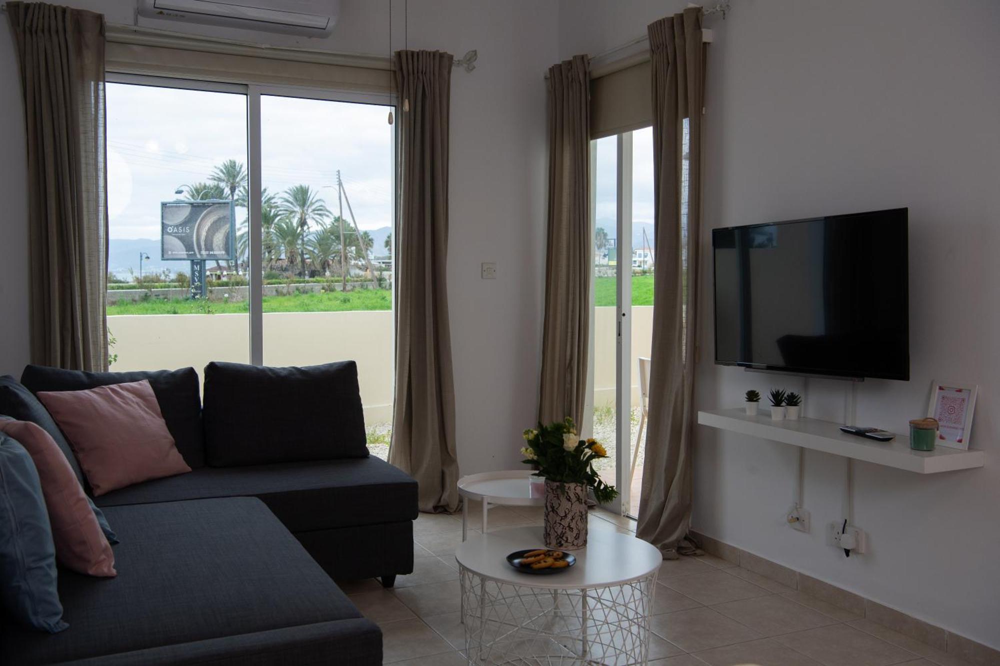 Path Latchi Beachfront Apartments 외부 사진