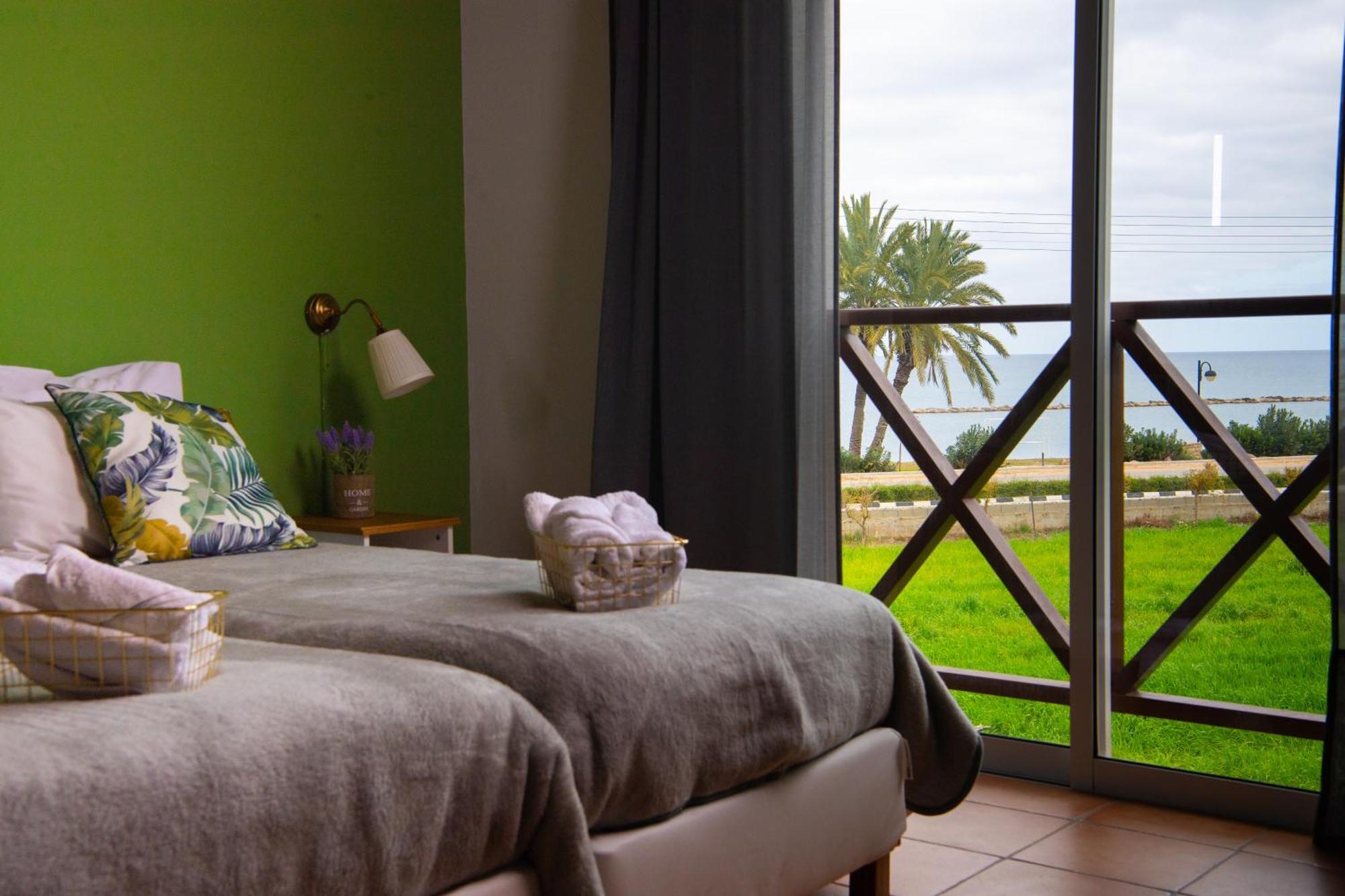 Path Latchi Beachfront Apartments 외부 사진