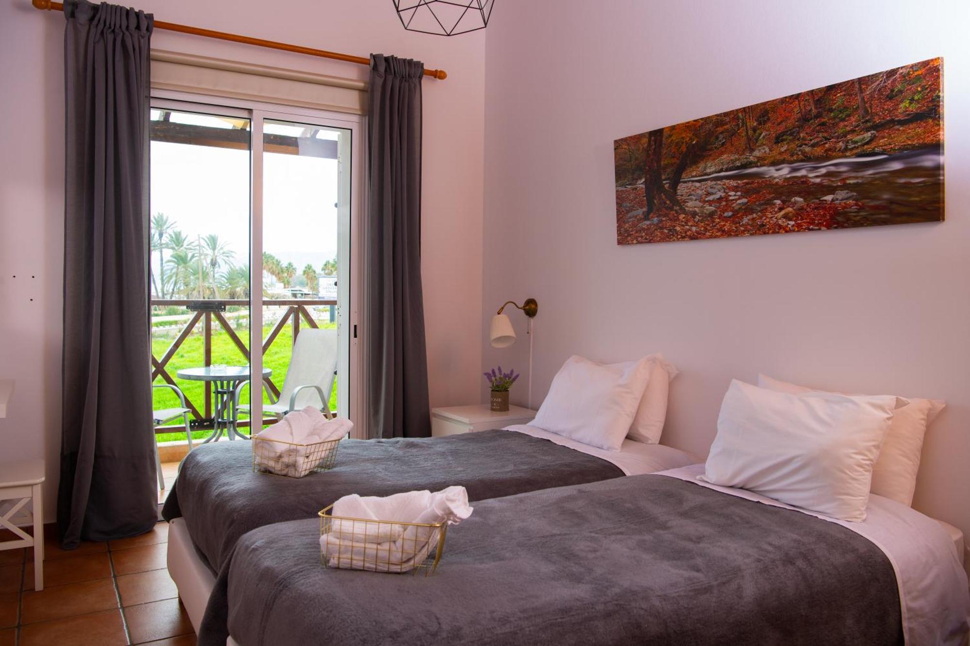 Path Latchi Beachfront Apartments 외부 사진